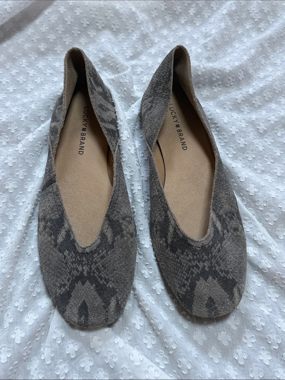 Lucky Brand Alba Women's Flat Size 8.5 Gray Snakeskin Pattern Leather Suede